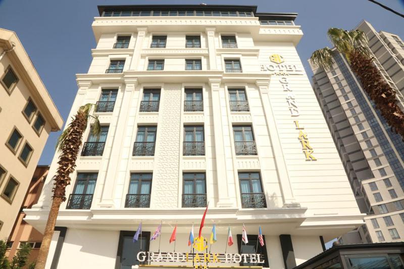 Otel Grand Lark Istanboel Buitenkant foto