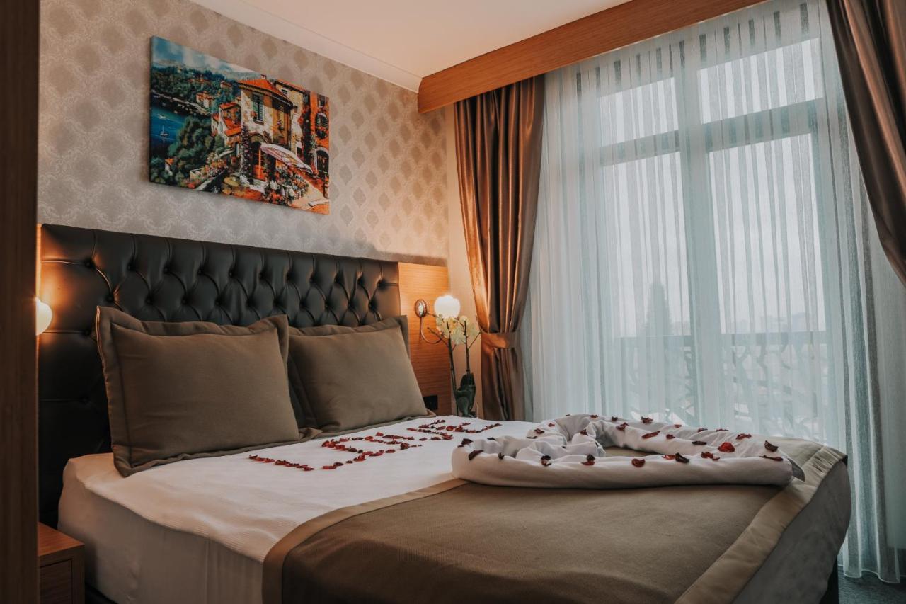 Otel Grand Lark Istanboel Buitenkant foto