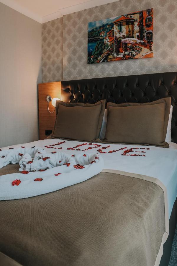 Otel Grand Lark Istanboel Buitenkant foto
