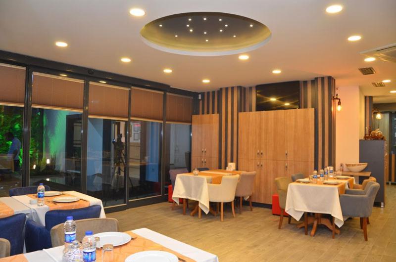 Otel Grand Lark Istanboel Buitenkant foto