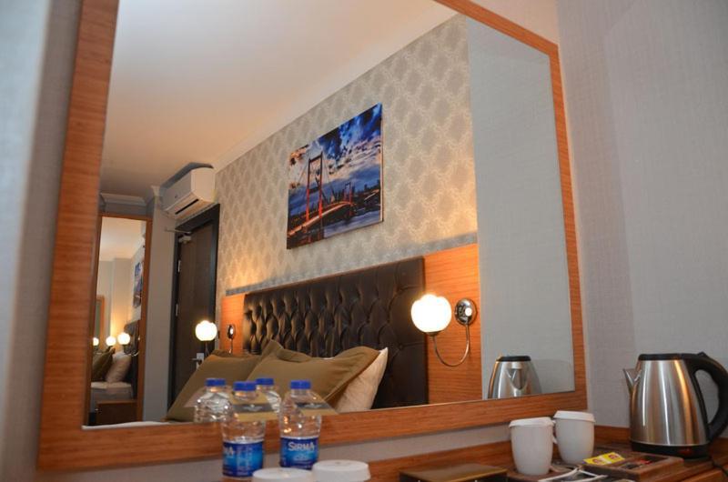 Otel Grand Lark Istanboel Buitenkant foto