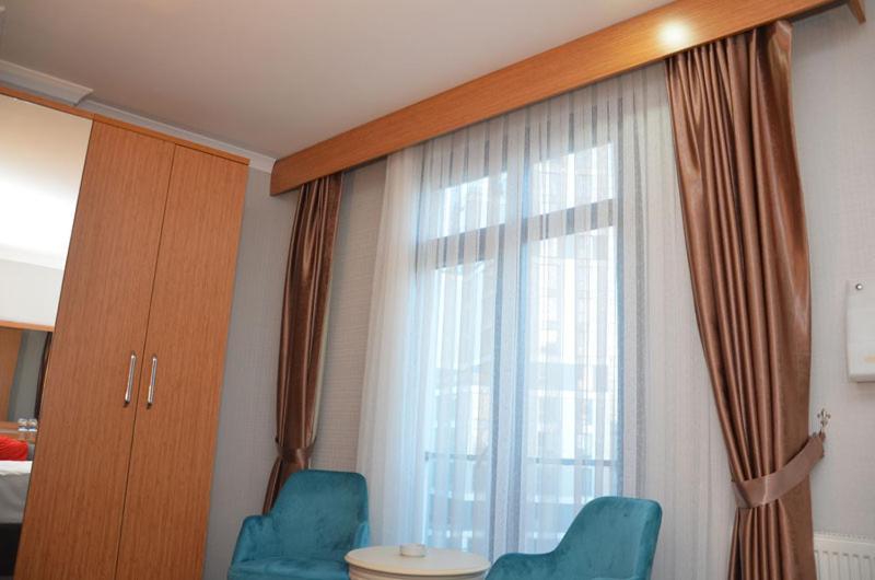 Otel Grand Lark Istanboel Buitenkant foto
