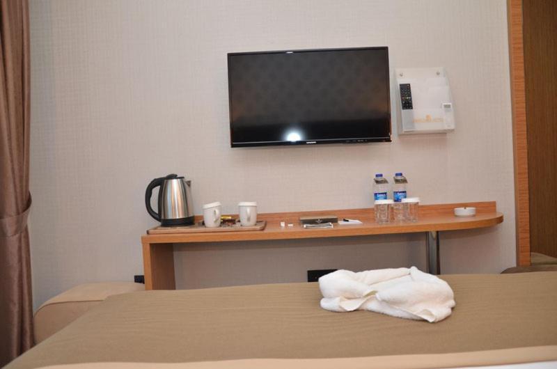 Otel Grand Lark Istanboel Buitenkant foto