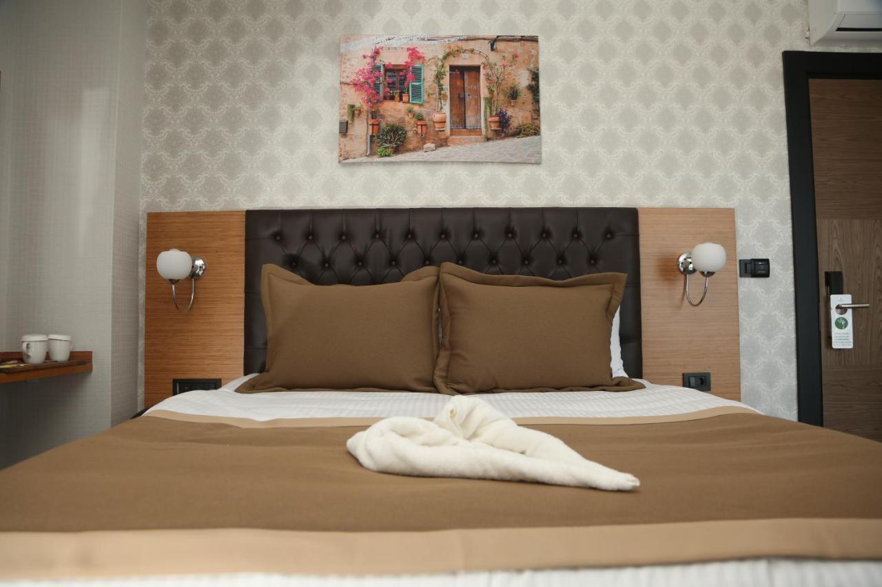 Otel Grand Lark Istanboel Buitenkant foto