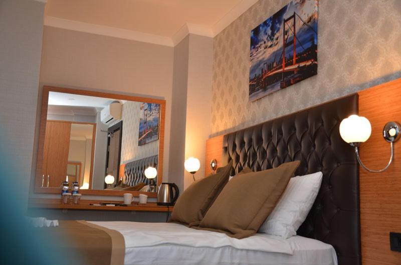 Otel Grand Lark Istanboel Buitenkant foto