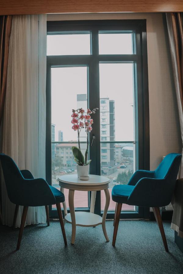 Otel Grand Lark Istanboel Buitenkant foto