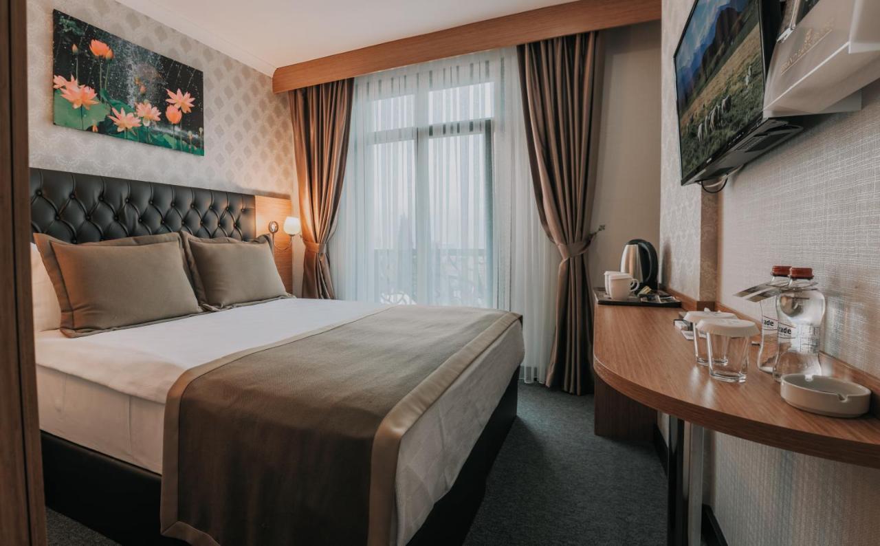 Otel Grand Lark Istanboel Buitenkant foto