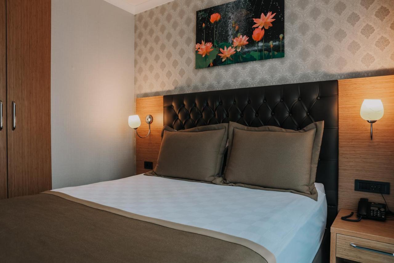 Otel Grand Lark Istanboel Buitenkant foto